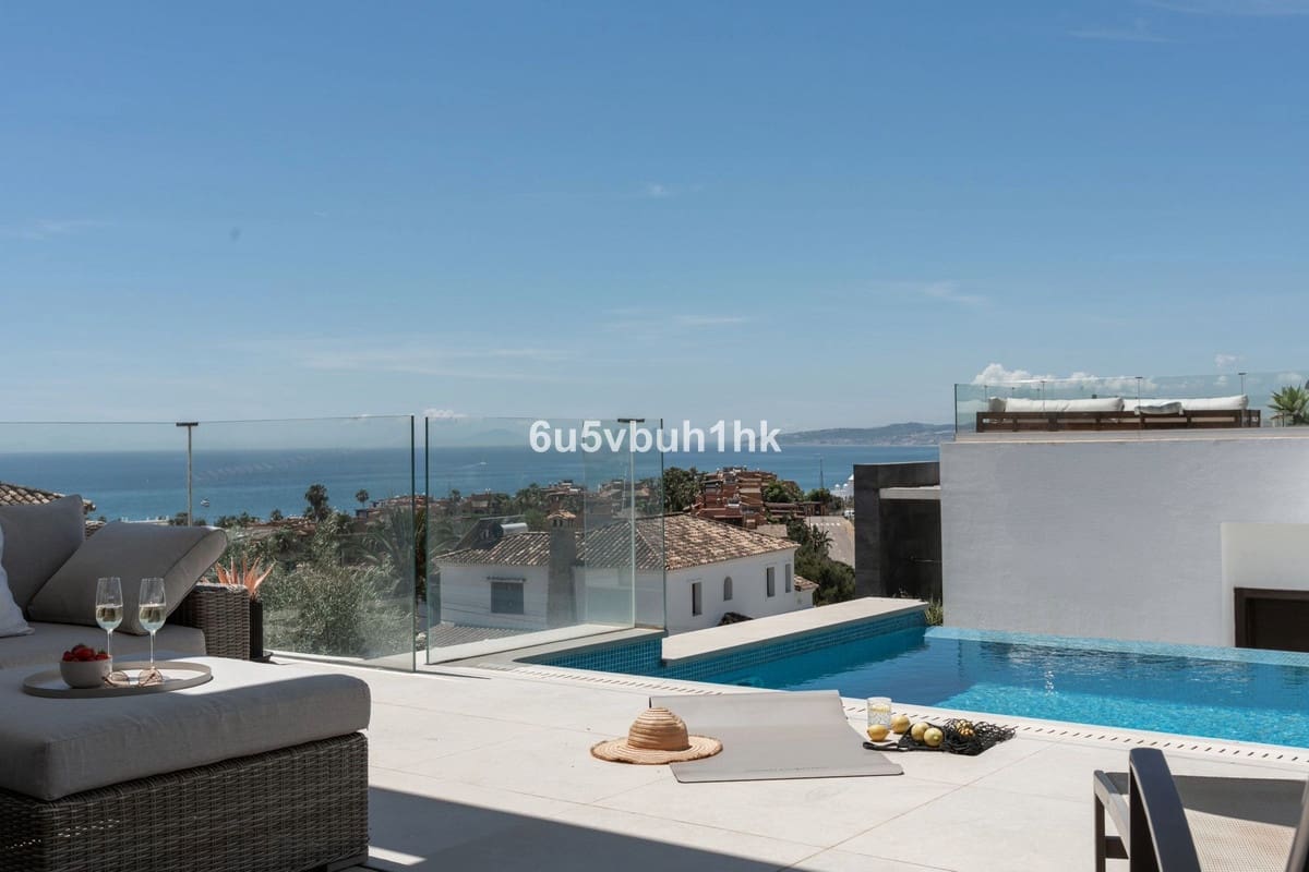 5 bedroom Villa for sale in Estepona with pool - € 2,195,000 (Ref: 9518133)