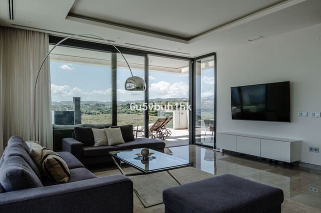 5 bedroom Villa for sale in Seghers, Estepona with pool - € 2,195,000 (Ref: 9518133)