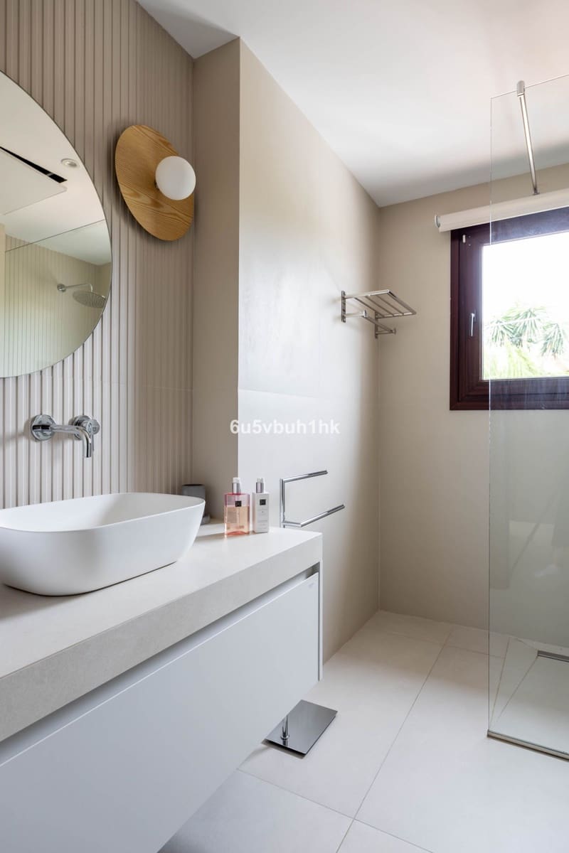 Chalet de 6 habitaciones en Marbella en venta con piscina - 3.995.950 € (Ref: 9518135)