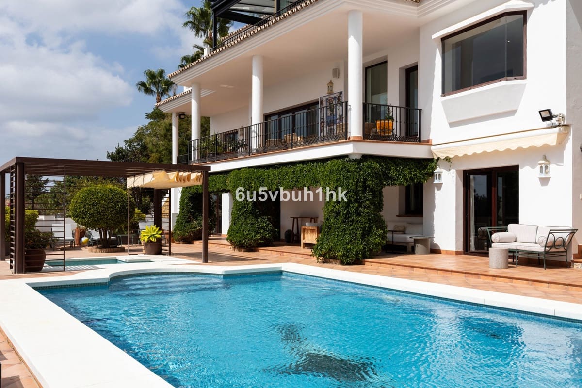 Chalet de 6 habitaciones en Marbella en venta con piscina - 3.995.950 € (Ref: 9518135)