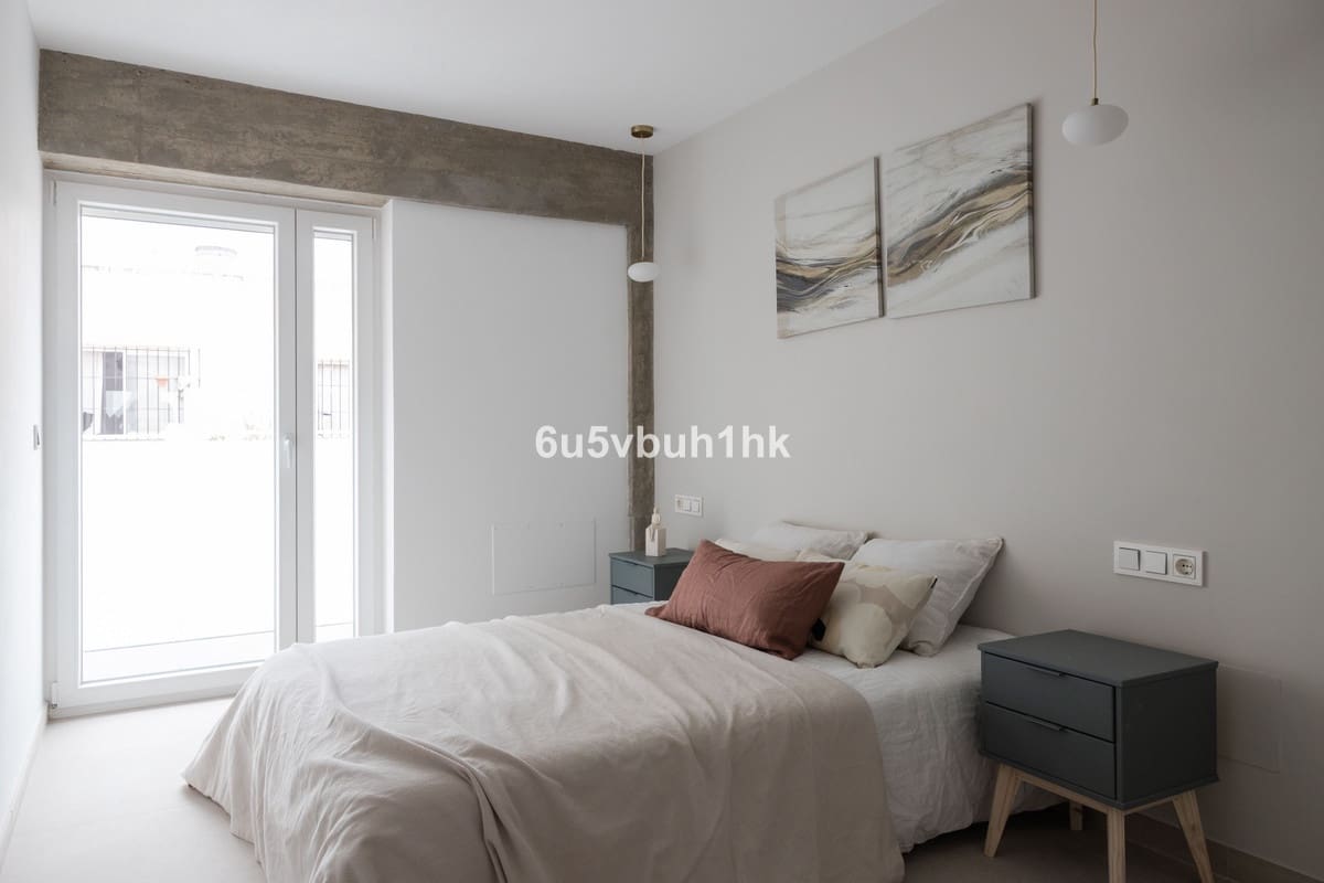 3 soverom Hus til salgs i Malaga by med svømmebasseng - € 770 000 (Ref: 9518136)