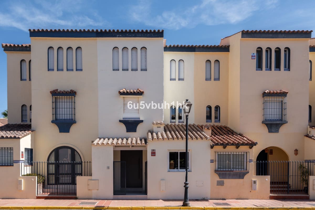 3 bedroom Townhouse for sale in Casares - € 999,000 (Ref: 9518140)