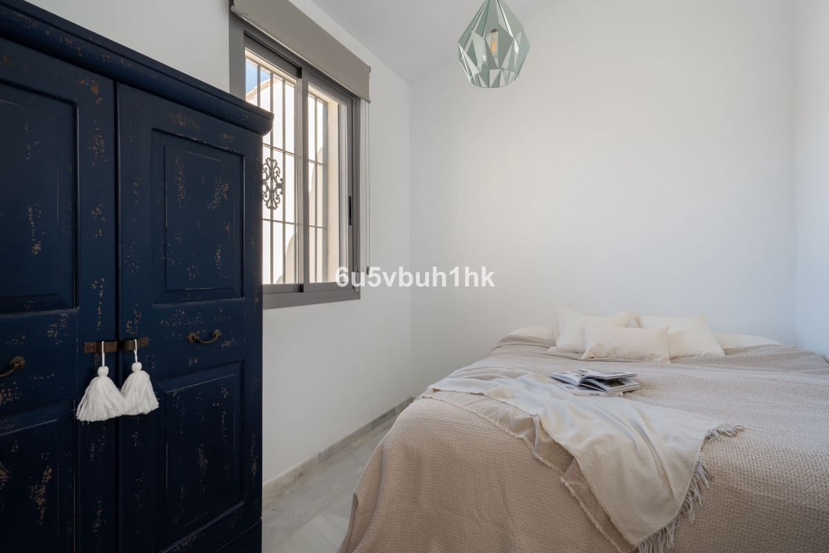 5 makuuhuone Omakotitalo myytävänä paikassa Fuengirola mukana uima-altaan - 614 000 € (Ref: 9518145)