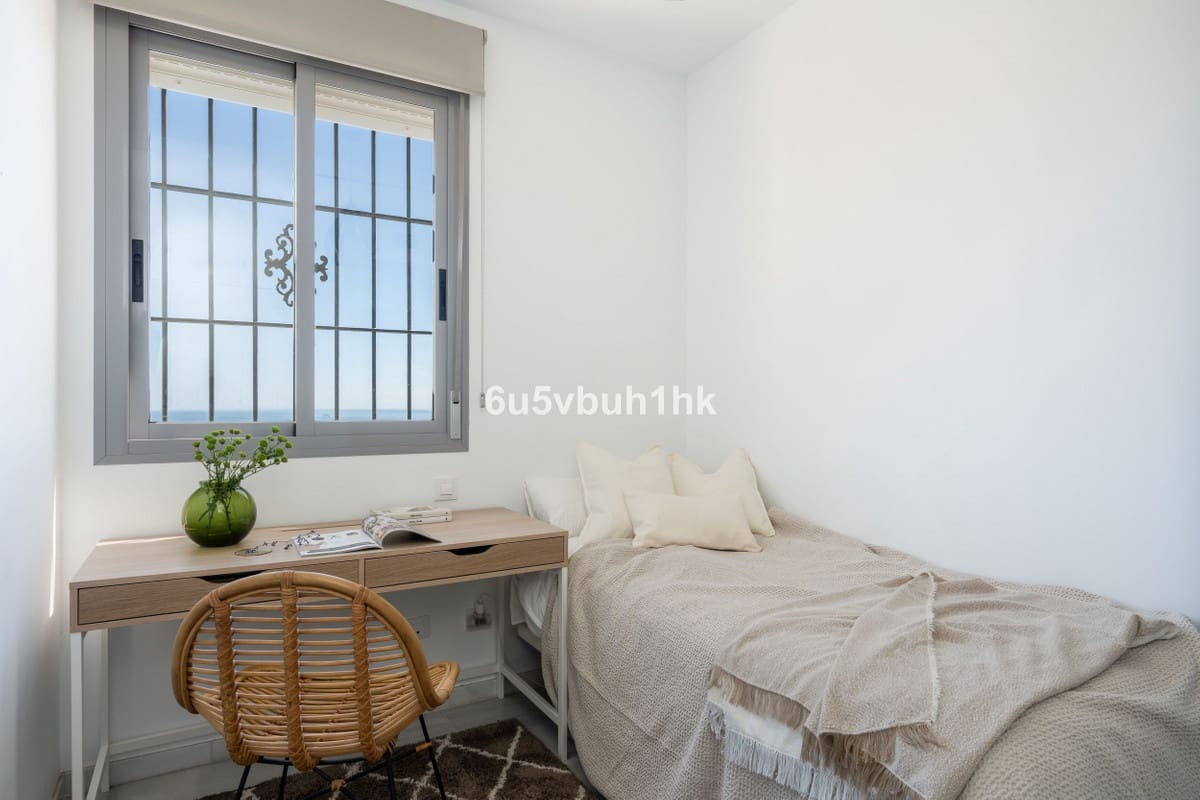 5 makuuhuone Omakotitalo myytävänä paikassa Fuengirola mukana uima-altaan - 614 000 € (Ref: 9518145)