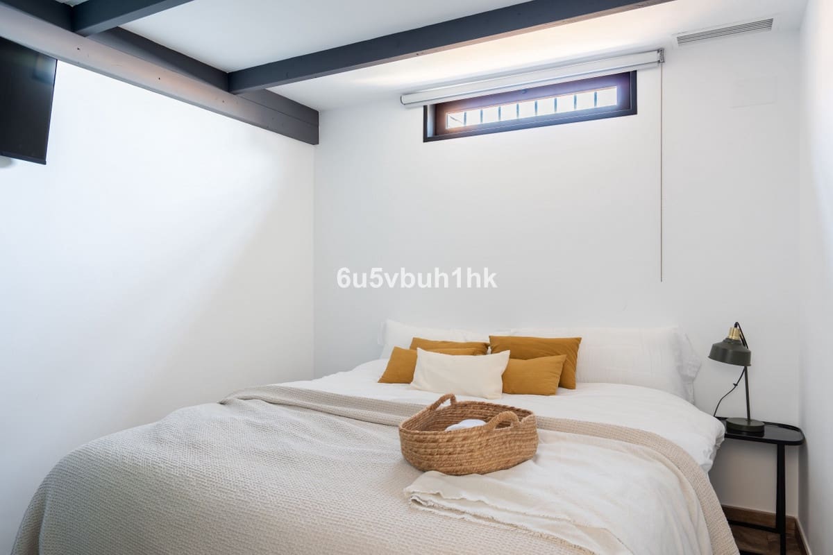 5 makuuhuone Omakotitalo myytävänä paikassa Fuengirola mukana uima-altaan - 614 000 € (Ref: 9518145)