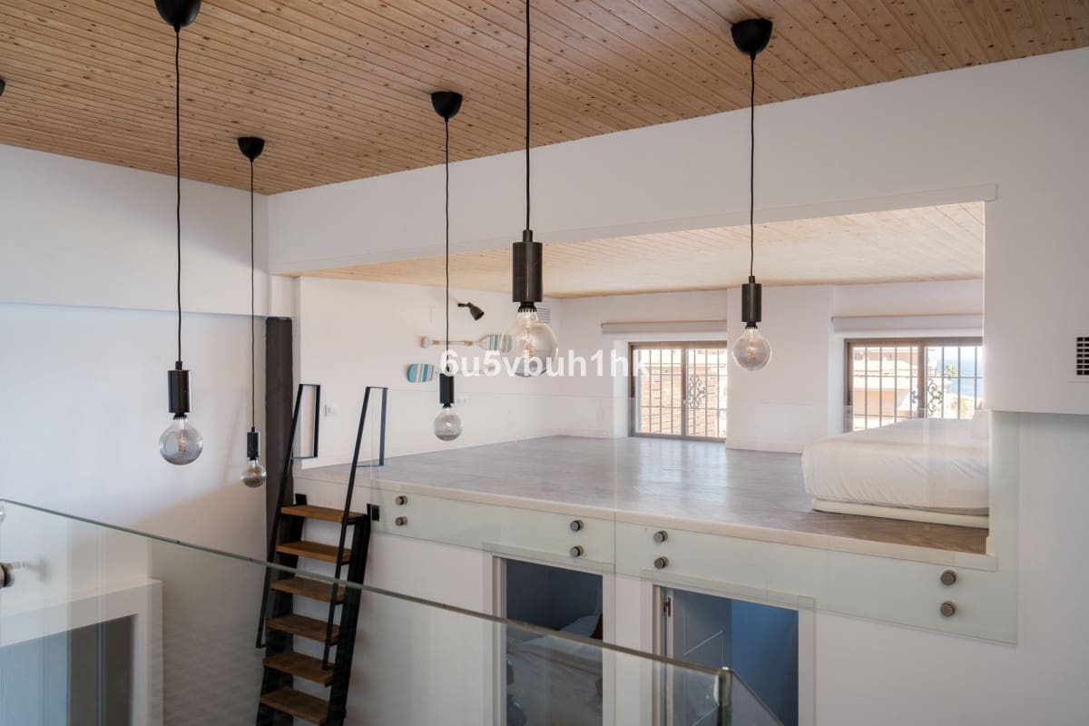 5 makuuhuone Omakotitalo myytävänä paikassa Fuengirola mukana uima-altaan - 614 000 € (Ref: 9518145)