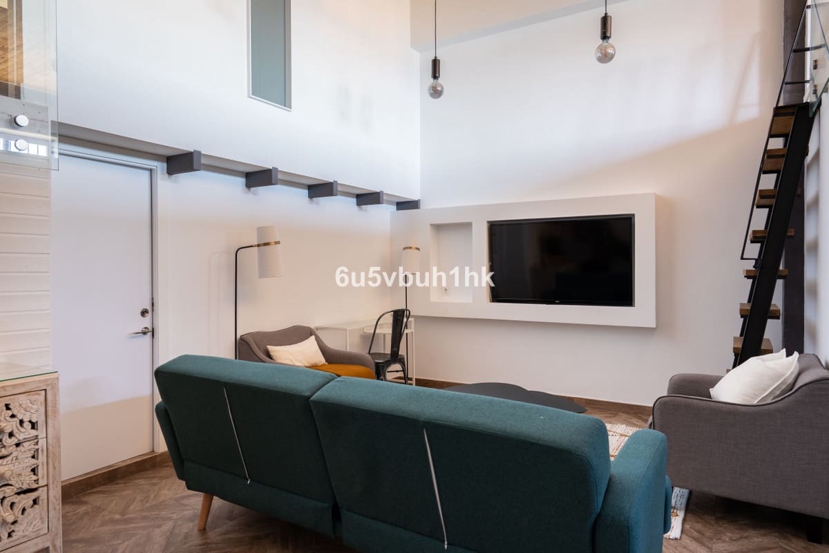 5 makuuhuone Omakotitalo myytävänä paikassa Fuengirola mukana uima-altaan - 614 000 € (Ref: 9518145)