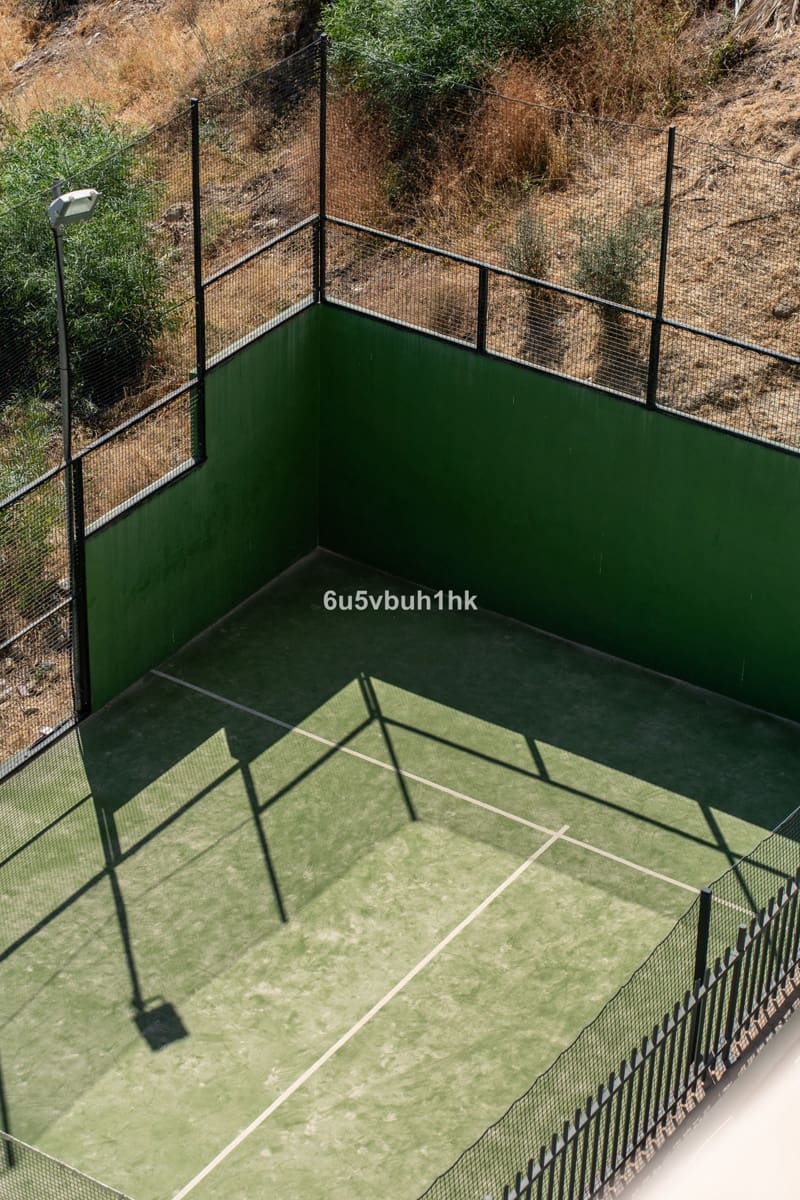 5 makuuhuone Omakotitalo myytävänä paikassa Fuengirola mukana uima-altaan - 614 000 € (Ref: 9518145)