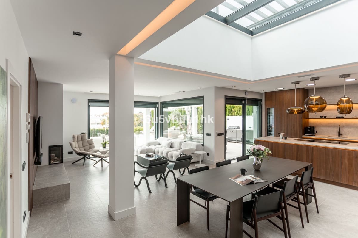 4 sypialnia Dom na sprzedaż w Estepona z basenem - 2 790 000 € (Ref: 9518148)