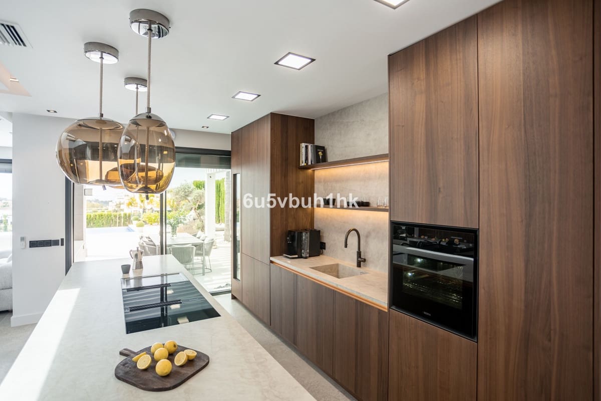 4 sypialnia Dom na sprzedaż w Estepona z basenem - 2 790 000 € (Ref: 9518148)