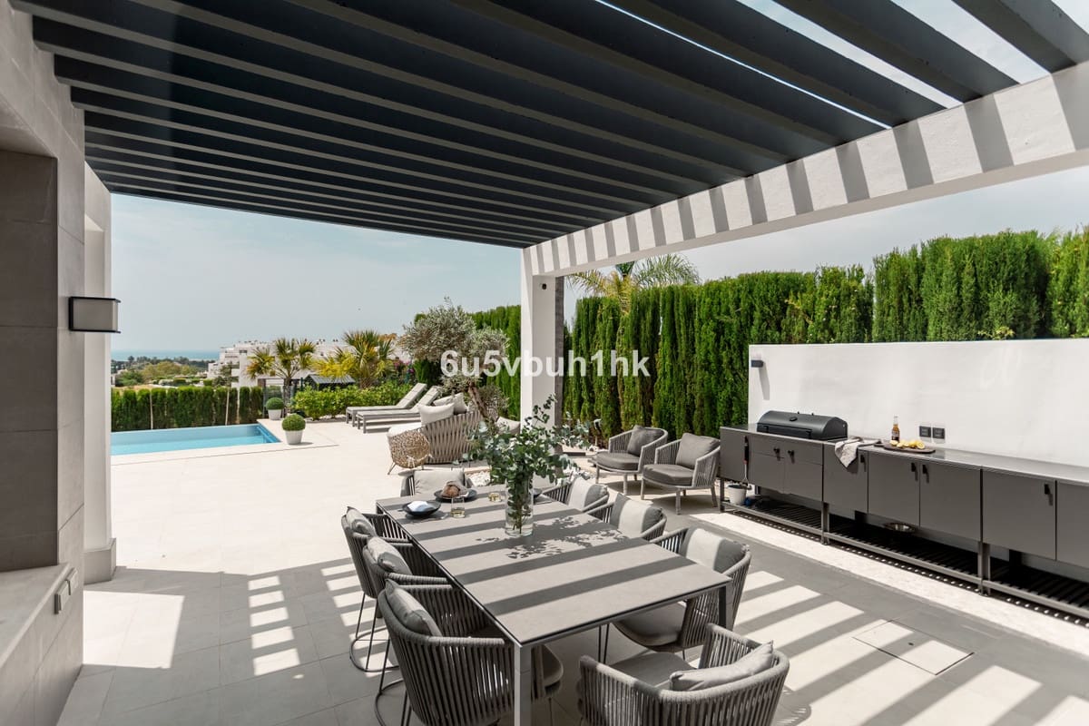 4 sypialnia Dom na sprzedaż w Estepona z basenem - 2 790 000 € (Ref: 9518148)