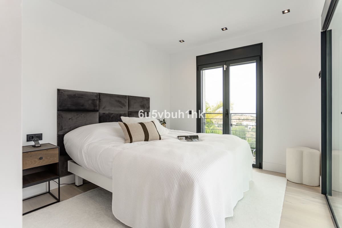 4 sypialnia Dom na sprzedaż w Estepona z basenem - 2 790 000 € (Ref: 9518148)