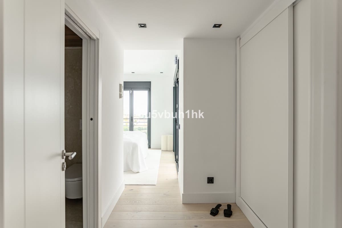 4 sypialnia Dom na sprzedaż w Estepona z basenem - 2 790 000 € (Ref: 9518148)