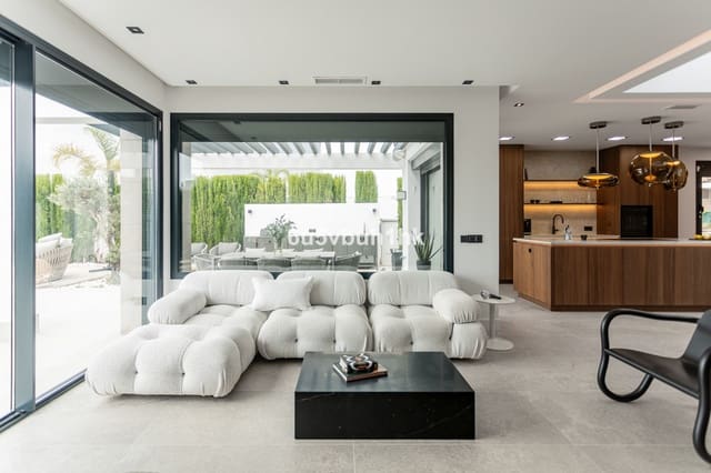 4 sypialnia Dom na sprzedaż w Parque Central, Estepona z basenem - 2 790 000 € (Ref: 9518148)