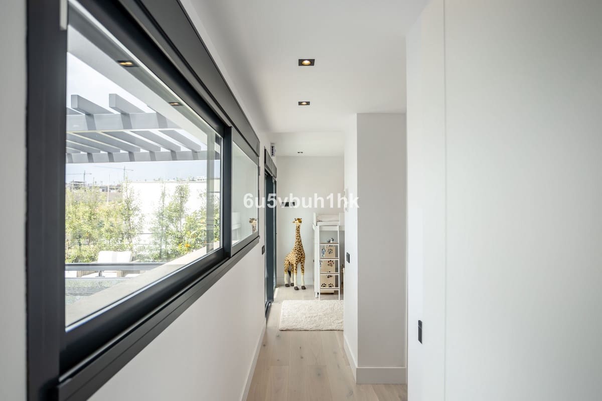 4 sypialnia Dom na sprzedaż w Estepona z basenem - 2 790 000 € (Ref: 9518148)