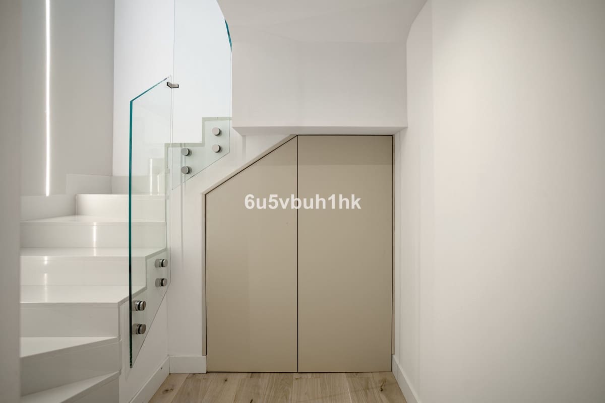 4 sypialnia Dom na sprzedaż w Estepona z basenem - 2 790 000 € (Ref: 9518148)