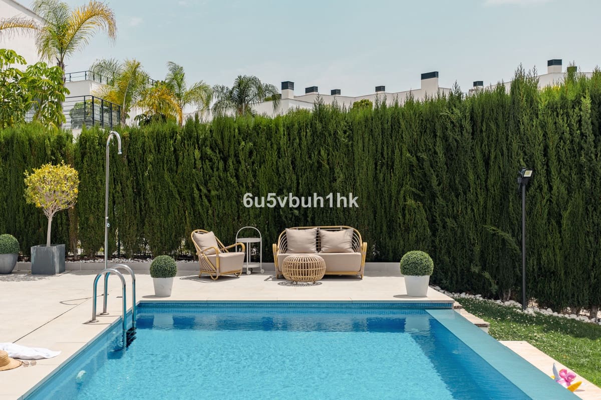 4 sypialnia Dom na sprzedaż w Estepona z basenem - 2 790 000 € (Ref: 9518148)