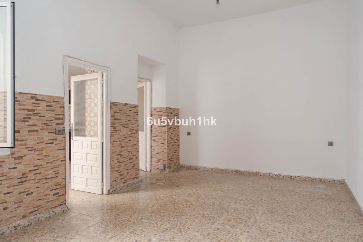 3 bedroom Townhouse for sale in Malaga city - € 395,000 (Ref: 9518155)