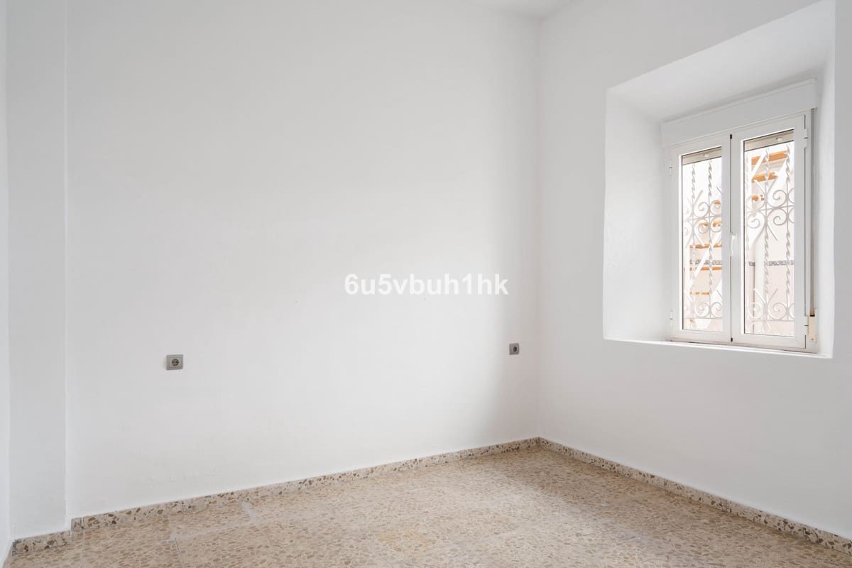 3 bedroom Townhouse for sale in Malaga city - € 395,000 (Ref: 9518155)