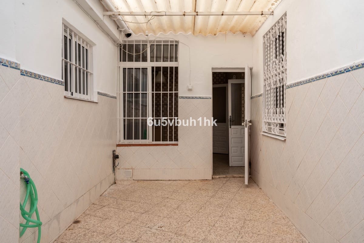 3 bedroom Townhouse for sale in Malaga city - € 395,000 (Ref: 9518155)