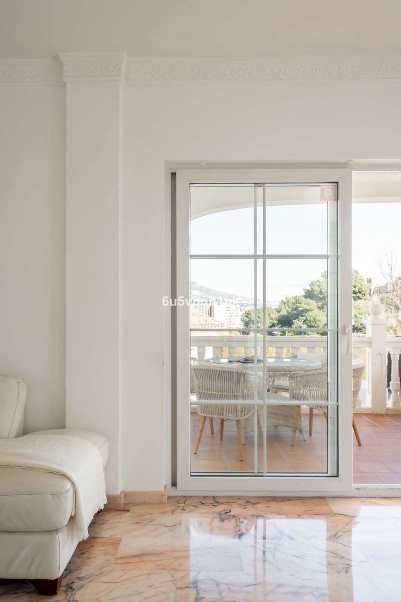 5 makuuhuone Huvila myytävänä paikassa Fuengirola mukana uima-altaan - 1 290 000 € (Ref: 9518156)