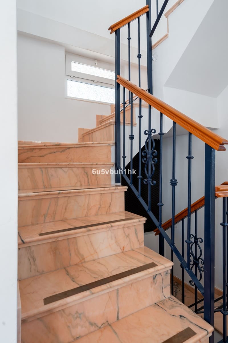 5 makuuhuone Huvila myytävänä paikassa Fuengirola mukana uima-altaan - 1 290 000 € (Ref: 9518156)