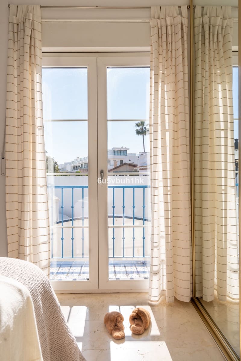 5 makuuhuone Huvila myytävänä paikassa Fuengirola mukana uima-altaan - 1 290 000 € (Ref: 9518156)