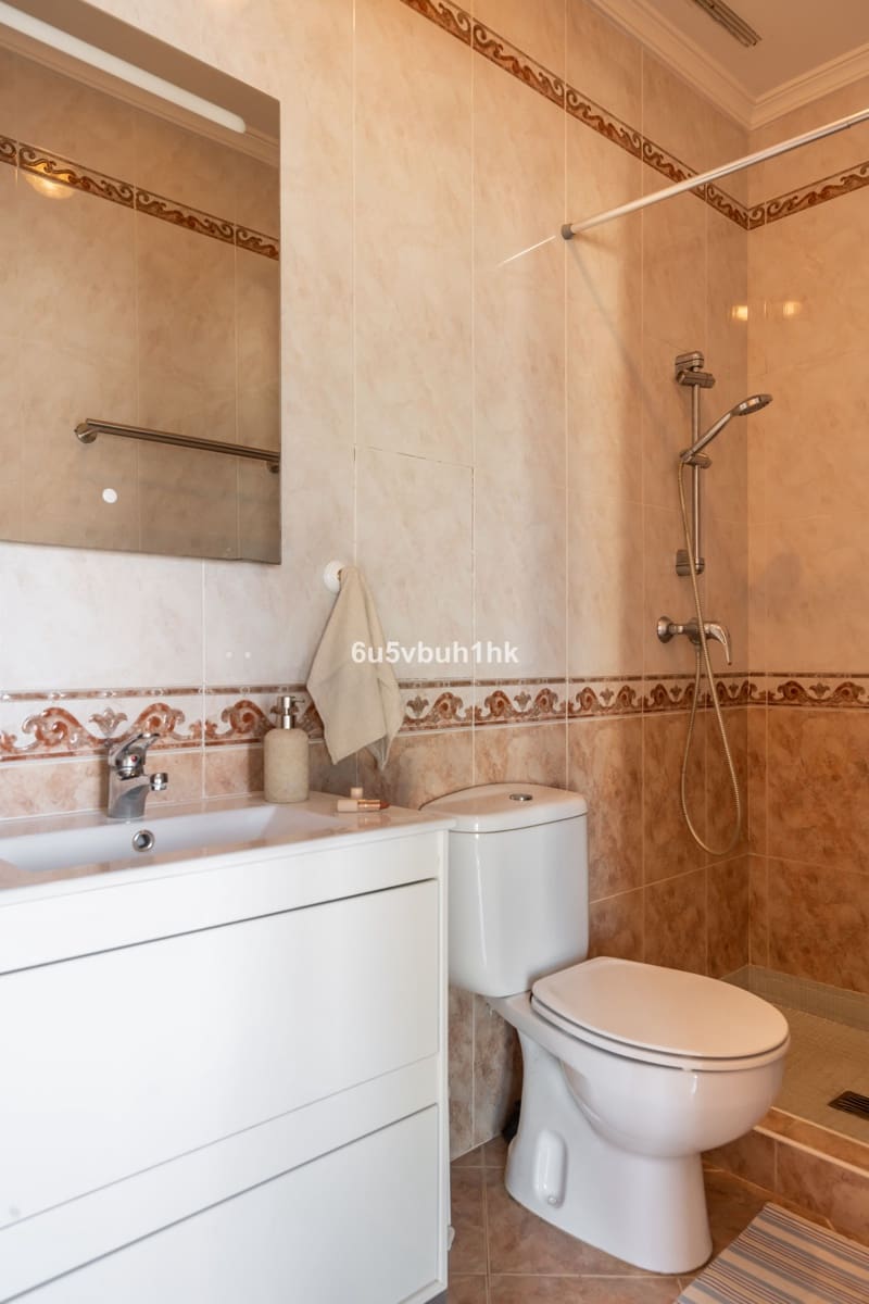 5 makuuhuone Huvila myytävänä paikassa Fuengirola mukana uima-altaan - 1 290 000 € (Ref: 9518156)