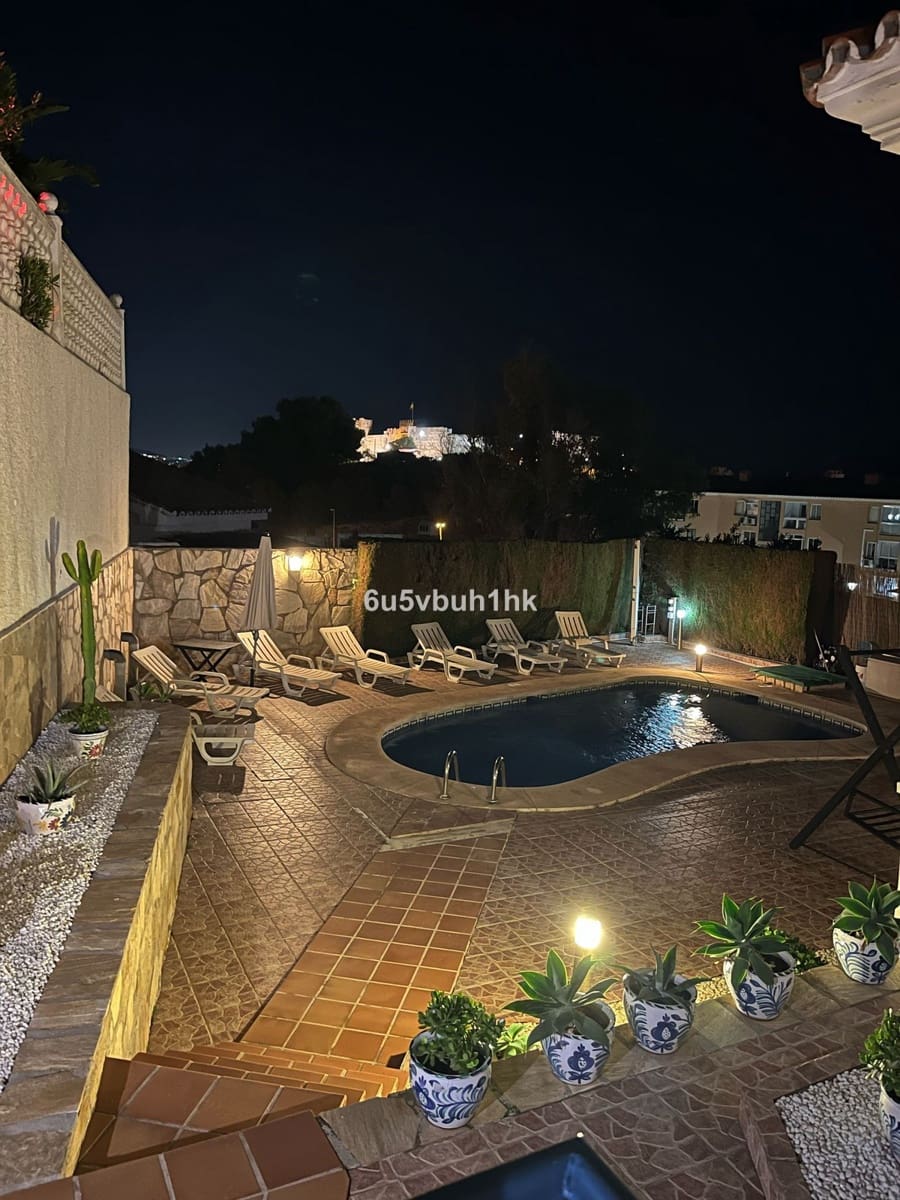 5 makuuhuone Huvila myytävänä paikassa Fuengirola mukana uima-altaan - 1 290 000 € (Ref: 9518156)