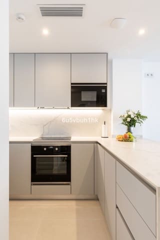 2 makuuhuone Huoneisto myytävänä paikassa Castillo Sohail, Fuengirola mukana uima-altaan - 449 000 € (Ref: 9518158)