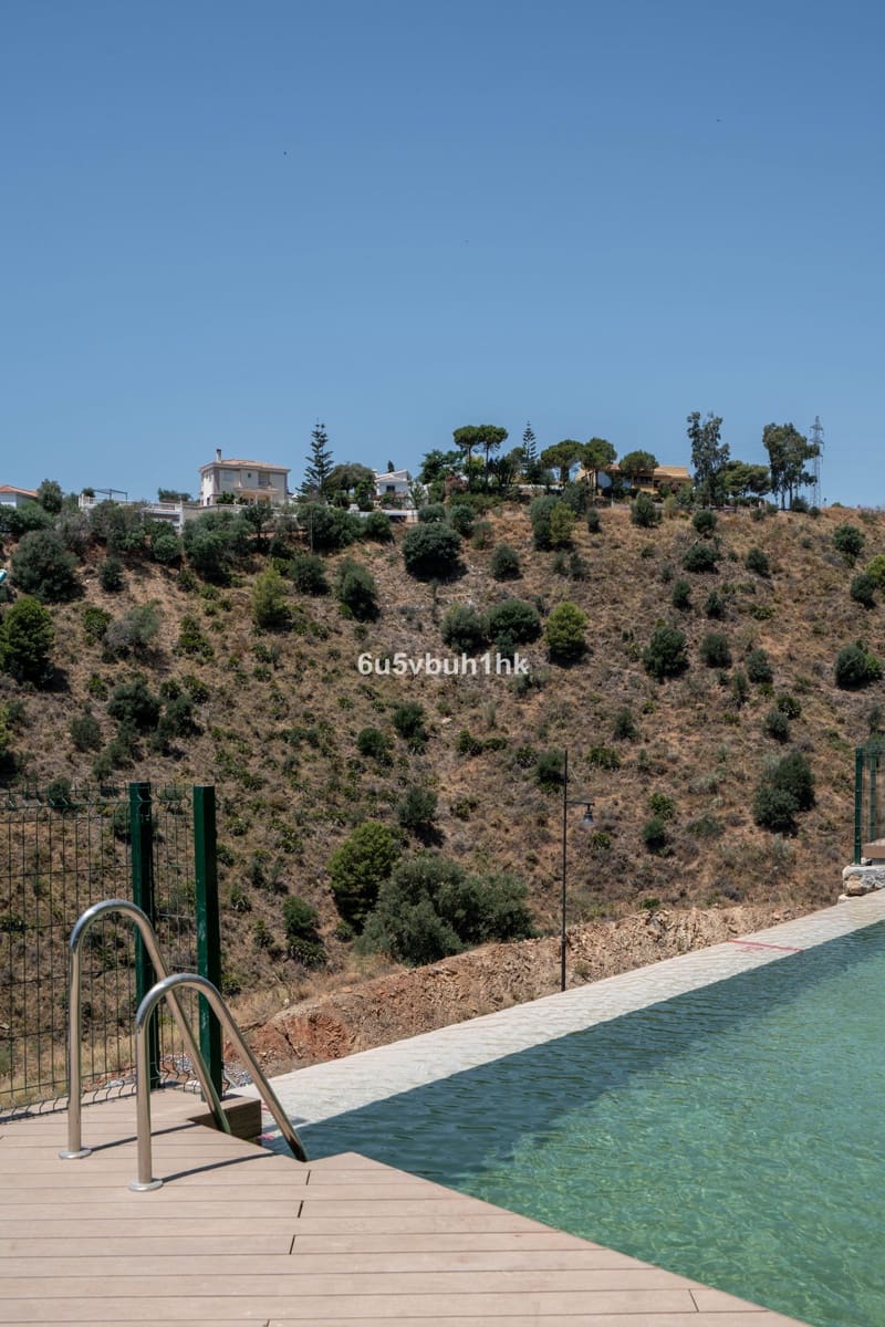 2 makuuhuone Huoneisto myytävänä paikassa Fuengirola mukana uima-altaan - 449 000 € (Ref: 9518158)