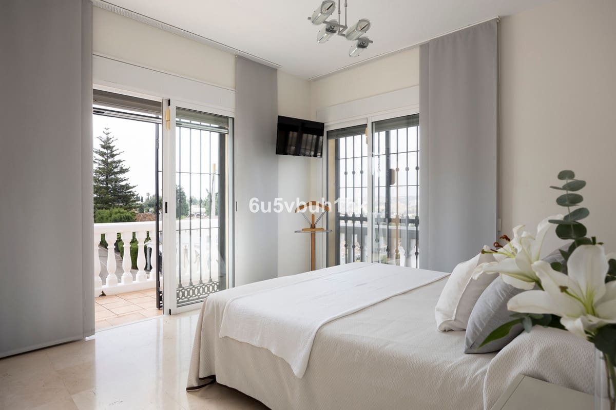 5 Zimmer Villa zu verkaufen in La Sierrezuela mit Pool - 867.000 € (Ref: 9518160)