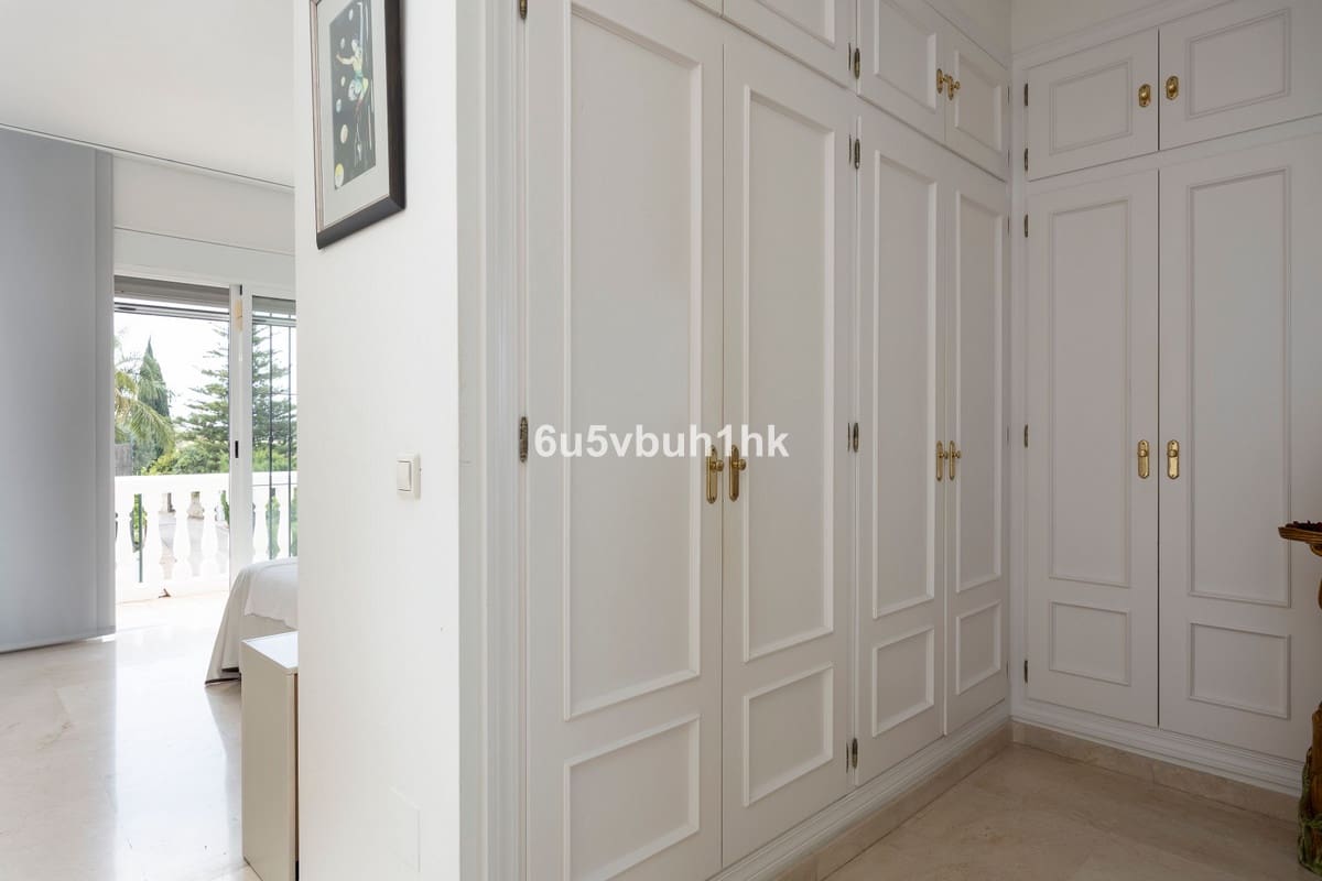 5 Zimmer Villa zu verkaufen in La Sierrezuela mit Pool - 867.000 € (Ref: 9518160)