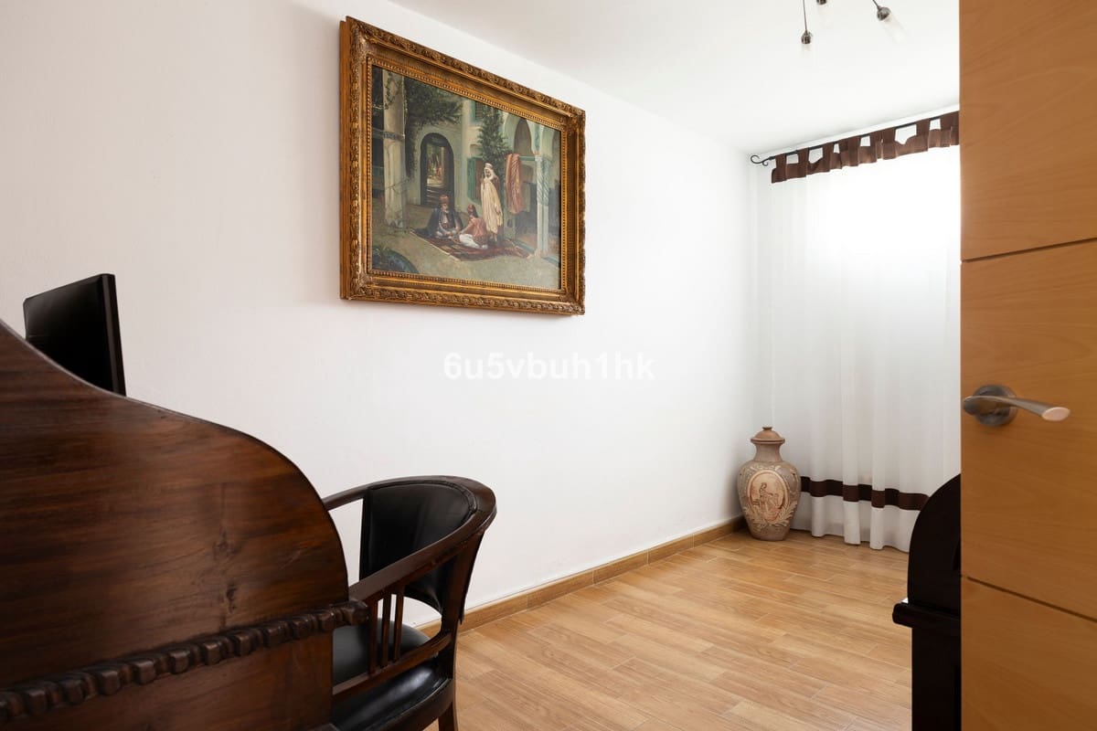 5 Zimmer Villa zu verkaufen in La Sierrezuela mit Pool - 867.000 € (Ref: 9518160)