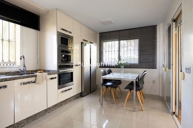 5 Zimmer Villa zu verkaufen in La Sierrezuela, Mijas mit Pool - 867.000 € (Ref: 9518160)