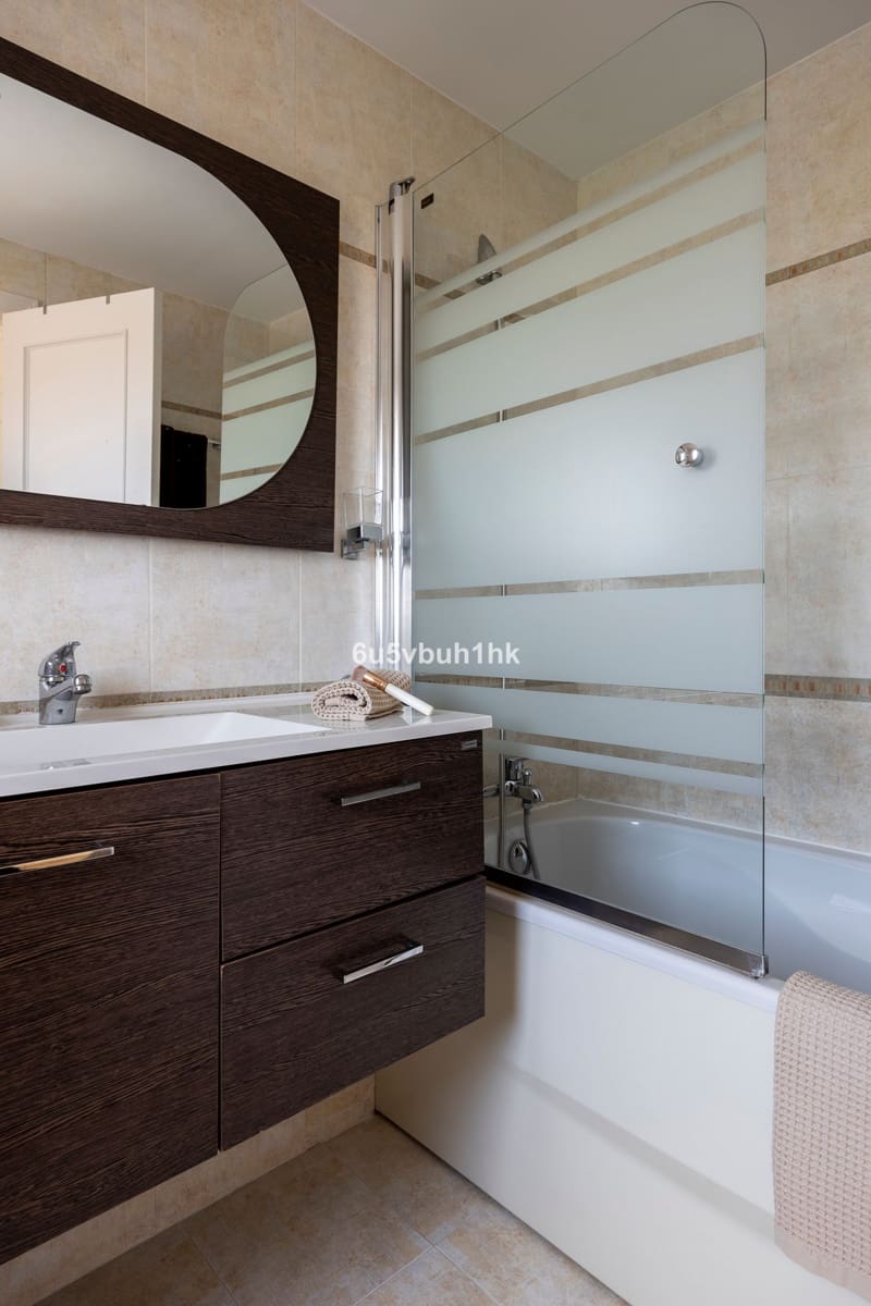 5 Zimmer Villa zu verkaufen in La Sierrezuela mit Pool - 867.000 € (Ref: 9518160)