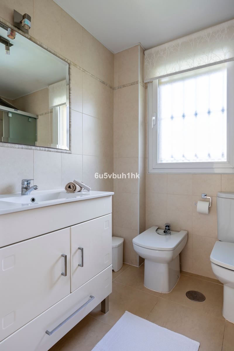 5 Zimmer Villa zu verkaufen in La Sierrezuela mit Pool - 867.000 € (Ref: 9518160)