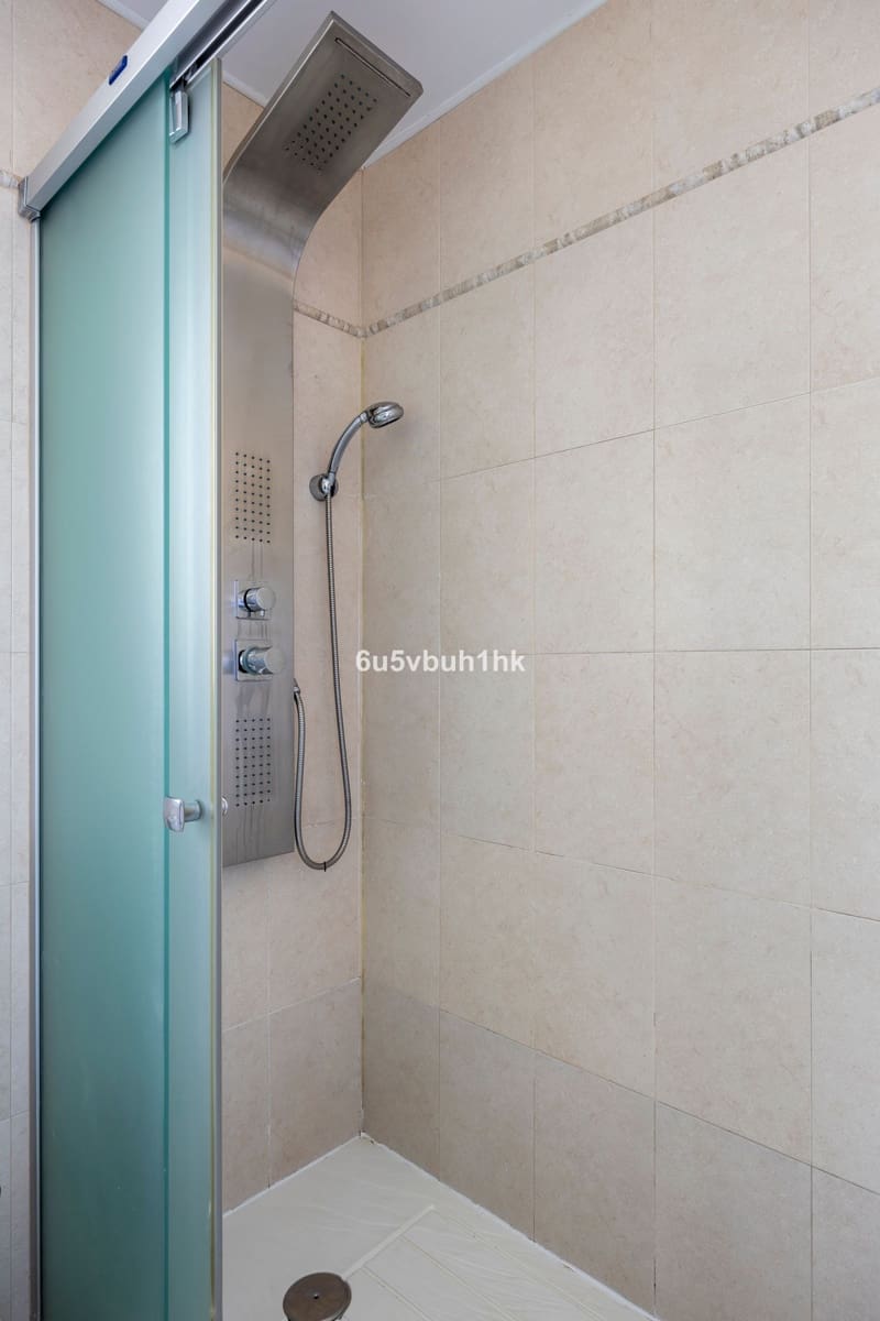 5 Zimmer Villa zu verkaufen in La Sierrezuela mit Pool - 867.000 € (Ref: 9518160)