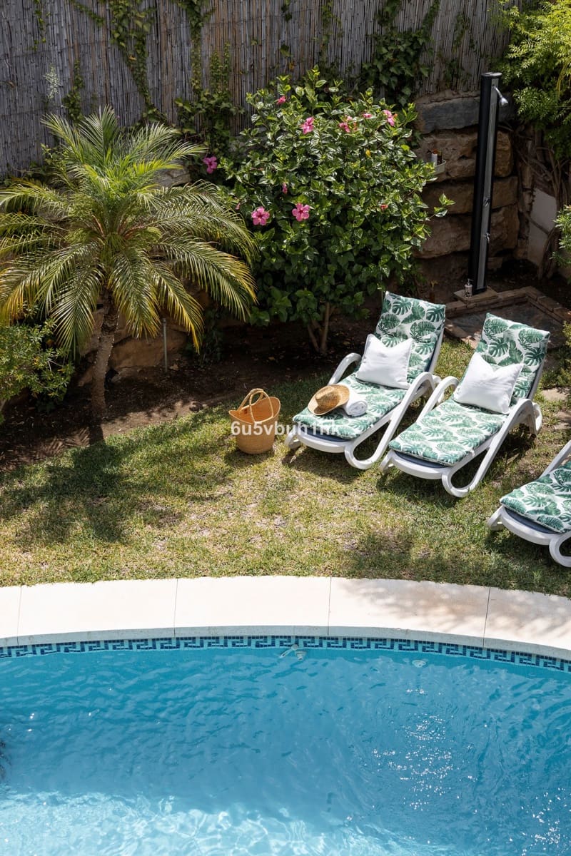 5 Zimmer Villa zu verkaufen in La Sierrezuela mit Pool - 867.000 € (Ref: 9518160)