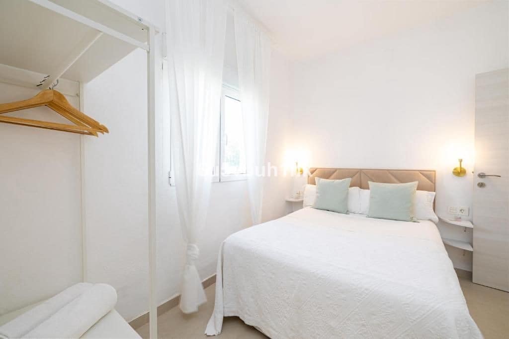 8 sypialnia Finka/Dom wiejski na sprzedaż w Miasto Malaga z basenem - 650 000 € (Ref: 9518164)