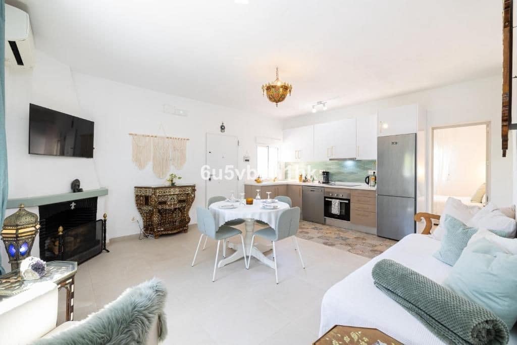 8 sypialnia Finka/Dom wiejski na sprzedaż w Miasto Malaga z basenem - 650 000 € (Ref: 9518164)