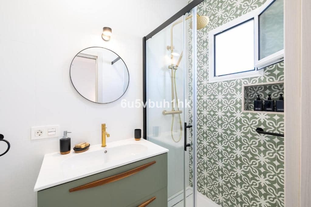 8 sypialnia Finka/Dom wiejski na sprzedaż w Miasto Malaga z basenem - 650 000 € (Ref: 9518164)