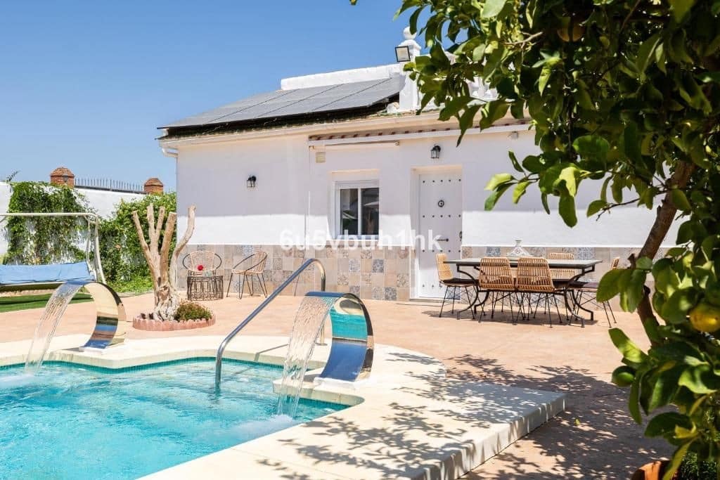 8 sypialnia Finka/Dom wiejski na sprzedaż w Miasto Malaga z basenem - 650 000 € (Ref: 9518164)