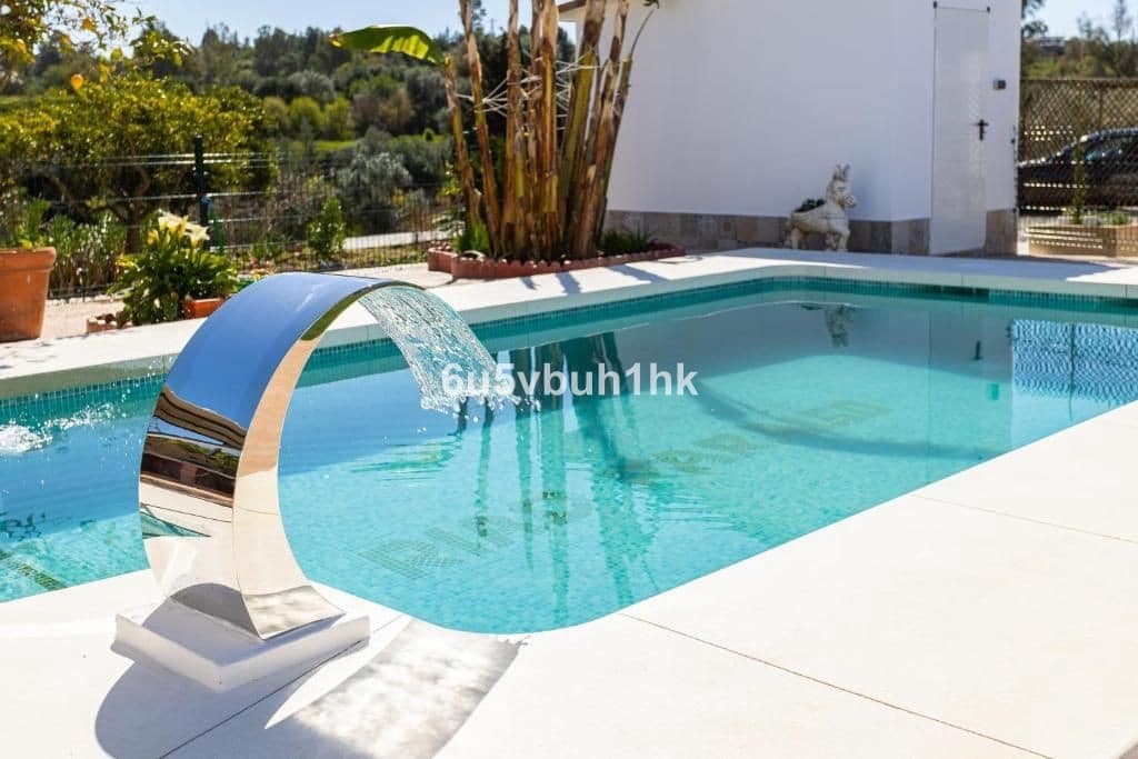 8 sypialnia Finka/Dom wiejski na sprzedaż w Miasto Malaga z basenem - 650 000 € (Ref: 9518164)