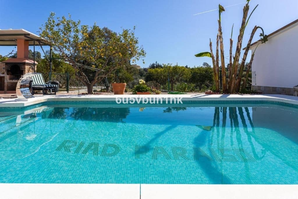 8 sypialnia Finka/Dom wiejski na sprzedaż w Miasto Malaga z basenem - 650 000 € (Ref: 9518164)