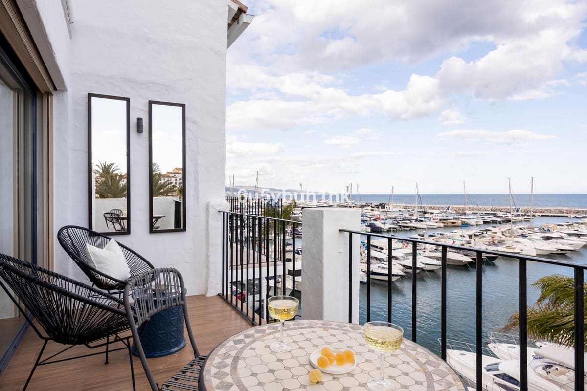 2 soverom Penthouse til salgs i Puerto Banus - € 870 000 (Ref: 9518171)