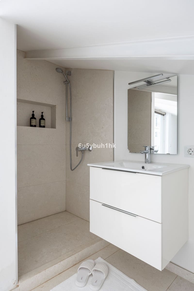 2 soverom Penthouse til salgs i Puerto Banus - € 870 000 (Ref: 9518171)