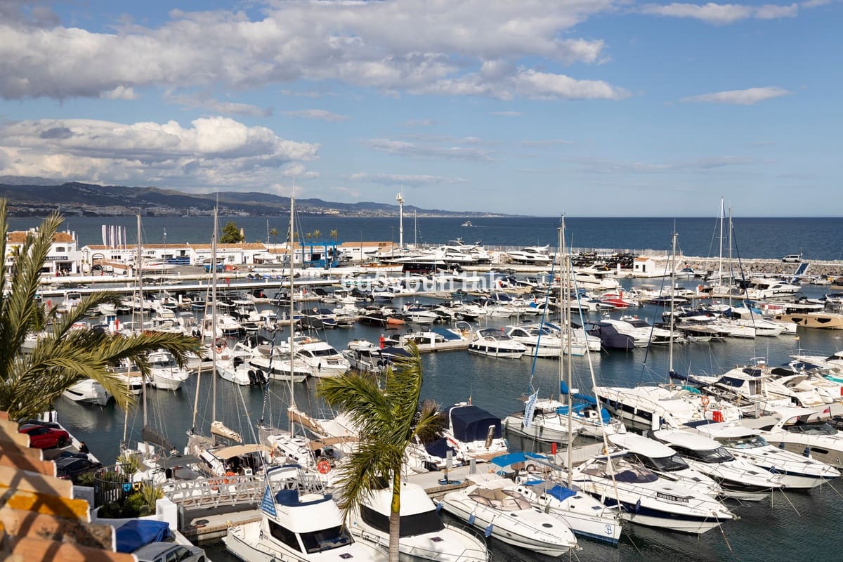 2 soverom Penthouse til salgs i Puerto Banus - € 870 000 (Ref: 9518171)