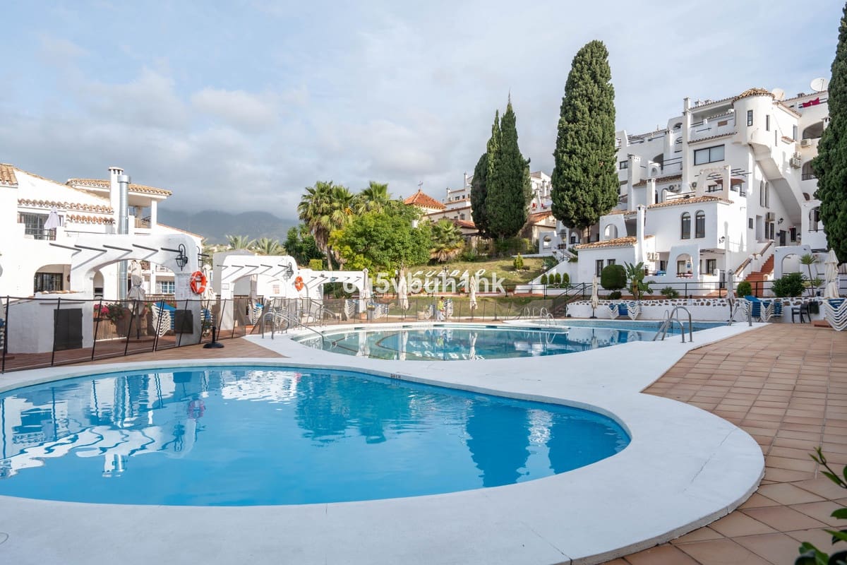 Ático de 2 habitaciones en Benalmádena en venta - 435.000 € (Ref: 9518174)