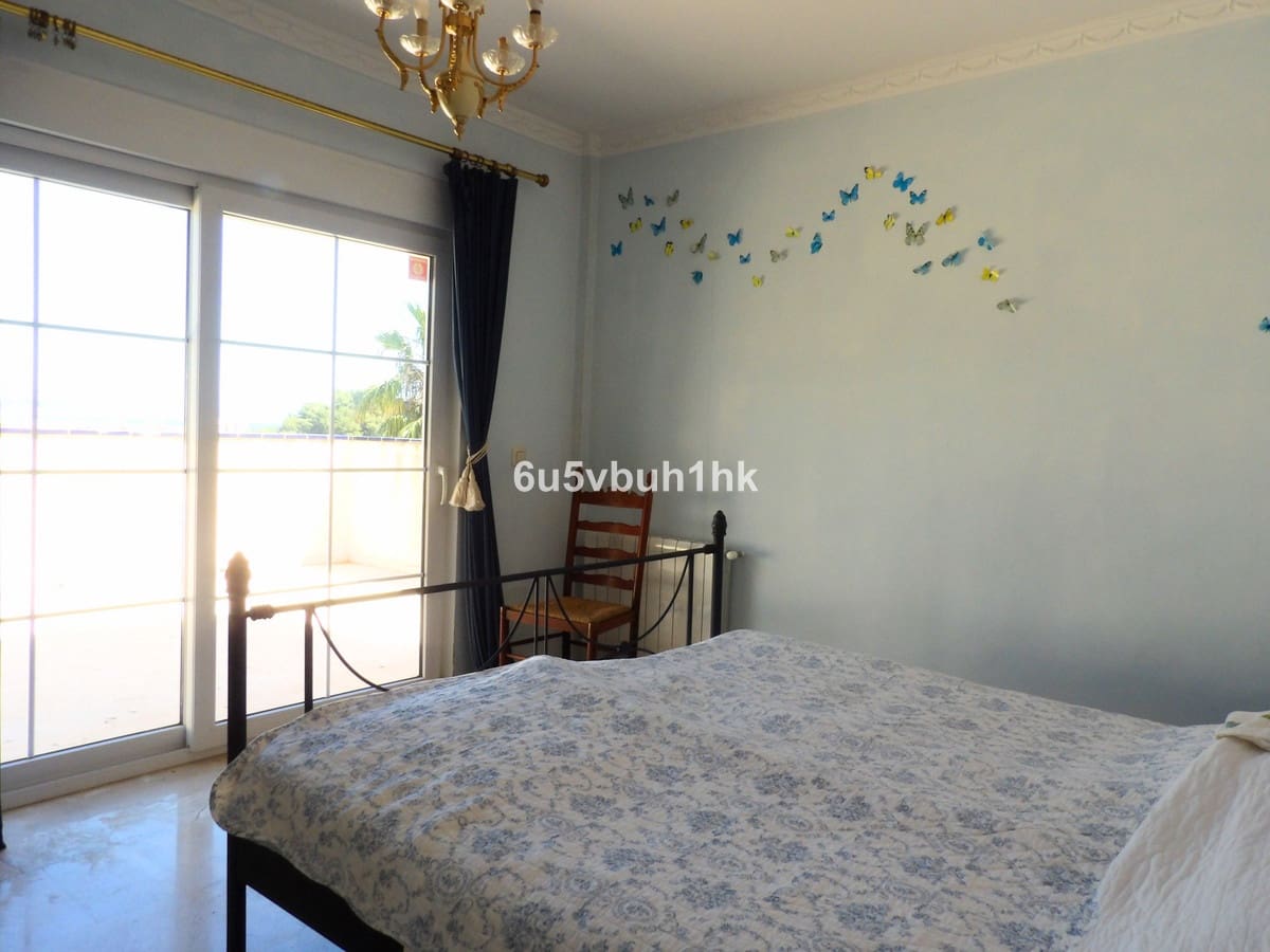 3 bedroom Villa for sale in Fuengirola with pool - € 1,225,000 (Ref: 9518177)